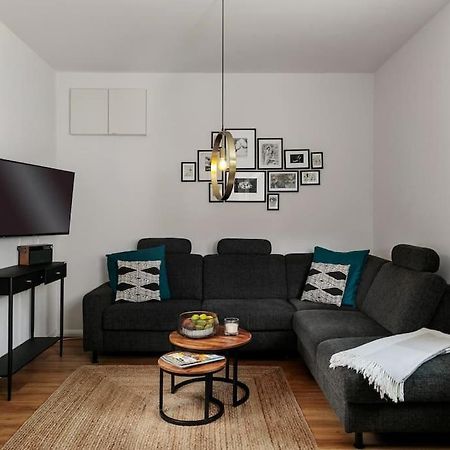 Charmantes Townhaus Mit Garten, W-Lan & Netflix Potsdam Bagian luar foto