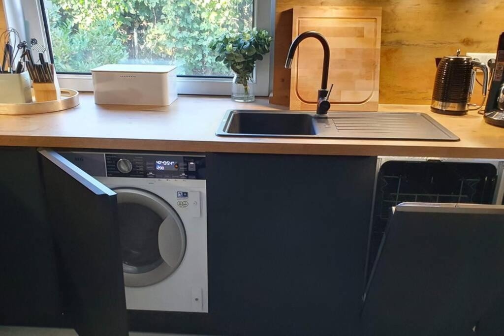 Charmantes Townhaus Mit Garten, W-Lan & Netflix Potsdam Bagian luar foto