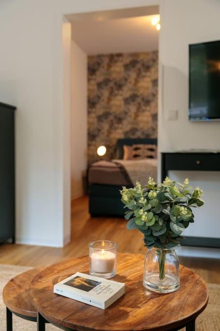 Charmantes Townhaus Mit Garten, W-Lan & Netflix Potsdam Bagian luar foto