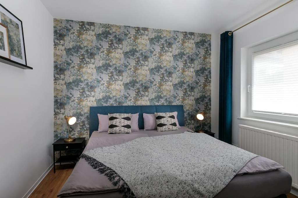 Charmantes Townhaus Mit Garten, W-Lan & Netflix Potsdam Bagian luar foto